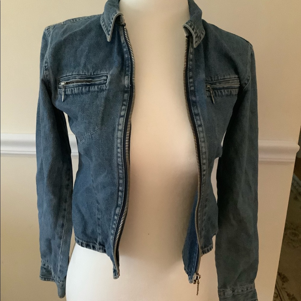 Zip front shaped denim shirt jacket